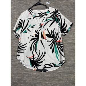 Torrid Harper Challis Blouse Womens Sz 00 (10) White V-Neck Henley Short Sleeve